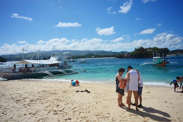 Island hopping and Banana boating!